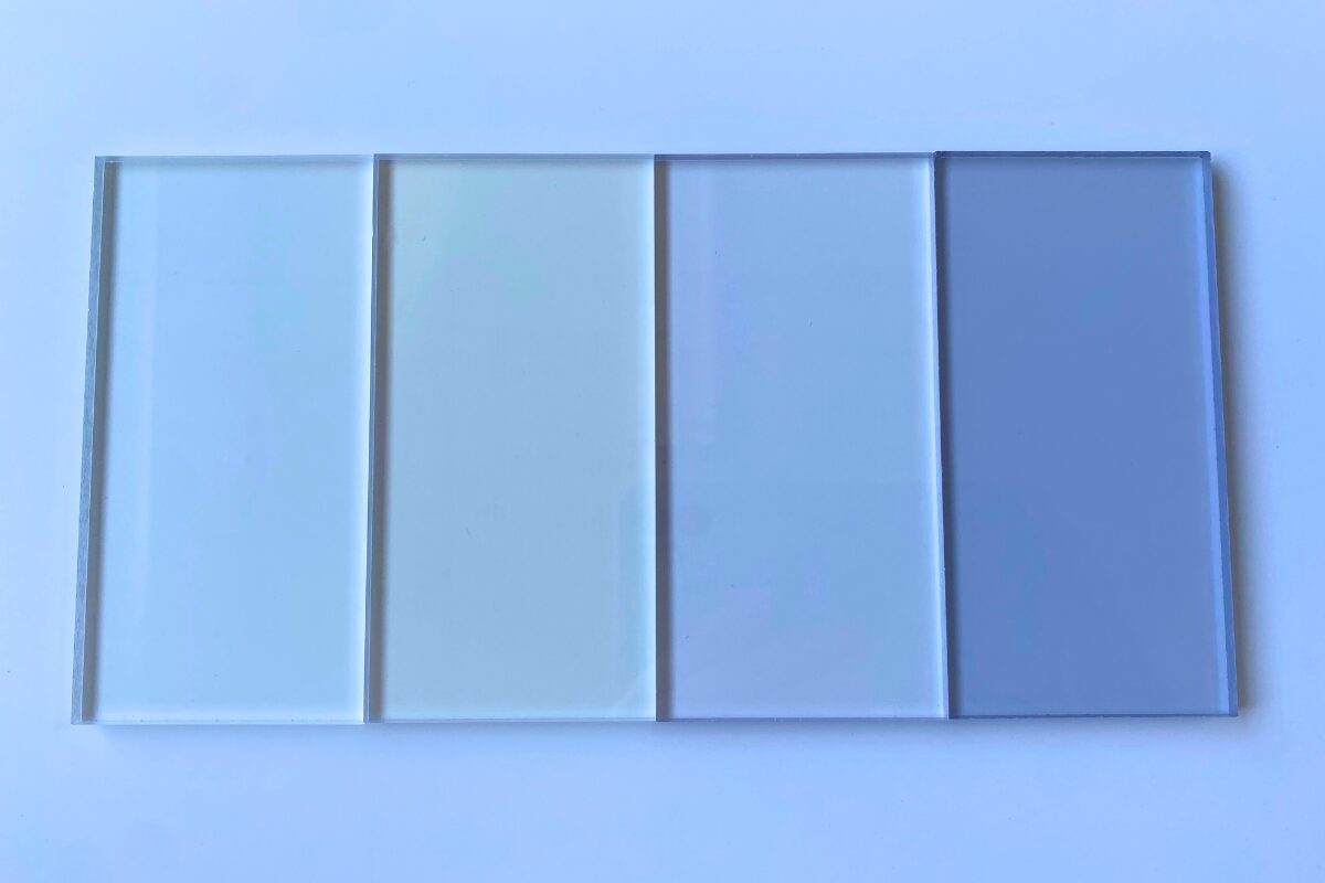 【透明度比較】アクリル、ポリカーボネート、PET、塩ビの透明プラスチック素材を徹底解説! | エイピースミヨシ